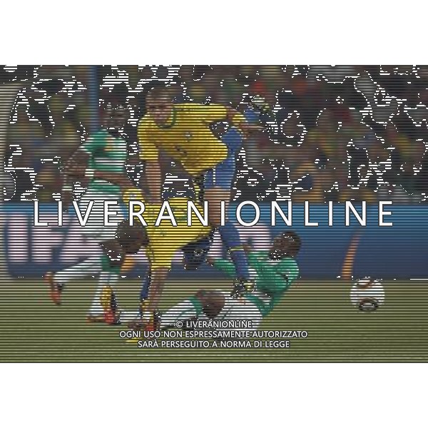 BRASILE - COSTA D\'AVORIO CAMPIONATI MONDIALI SUDAFRICA 2010 FIFA WORLD CUP SOUTH AFRICA,20/06/2010 Match 29, NELLA FOTO FELIPE MELO, MICHEL BASTOS E Aruna DINDANE copyright by firo sportphoto/AGENZIA ALDO LIVERANI SAS ITALY ONLY - EDITORIAL USE ONLY 