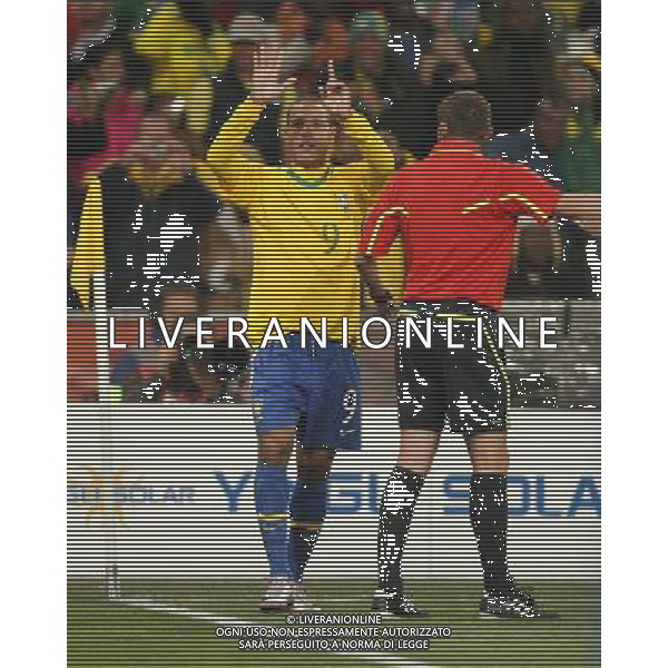 BRASILE - COSTA D\'AVORIO CAMPIONATI MONDIALI SUDAFRICA 2010 FIFA WORLD CUP SOUTH AFRICA,20/06/2010 Match 29, NELLA FOTO ESULTANZA DOPO IL GOL DEL 1:0 DI LUIS FABIANO copyright by firo sportphoto/AGENZIA ALDO LIVERANI SAS ITALY ONLY - EDITORIAL USE ONLY 