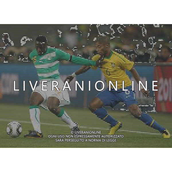 BRASILE - COSTA D\'AVORIO CAMPIONATI MONDIALI SUDAFRICA 2010 FIFA WORLD CUP SOUTH AFRICA,20/06/2010 Match 29, NELLA FOTO Aruna DINDANE E MICHEL BASTOS copyright by firo sportphoto/AGENZIA ALDO LIVERANI SAS ITALY ONLY - EDITORIAL USE ONLY 