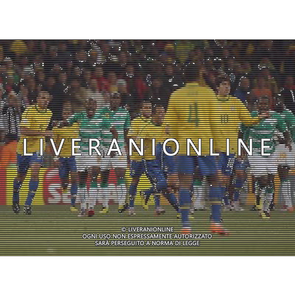 BRASILE - COSTA D\'AVORIO CAMPIONATI MONDIALI SUDAFRICA 2010 FIFA WORLD CUP SOUTH AFRICA,20/06/2010 Match 29, NELLA FOTO PROTESTE PER IL CARTELLINO ROSSO DELL\'ESPULSIONE DI RICARDO KAKA\' copyright by firo sportphoto/AGENZIA ALDO LIVERANI SAS ITALY ONLY - EDITORIAL USE ONLY 