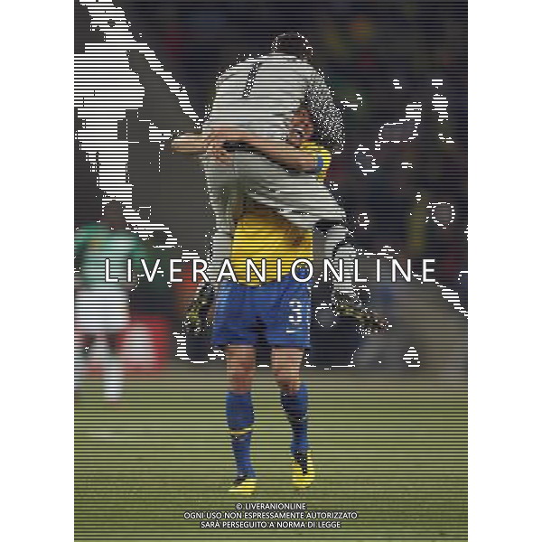 BRASILE - COSTA D\'AVORIO CAMPIONATI MONDIALI SUDAFRICA 2010 FIFA WORLD CUP SOUTH AFRICA,20/06/2010 Match 29, NELLA FOTO ESULTANZA DI JULIO CESAR, E LUCIO copyright by firo sportphoto/AGENZIA ALDO LIVERANI SAS ITALY ONLY - EDITORIAL USE ONLY 