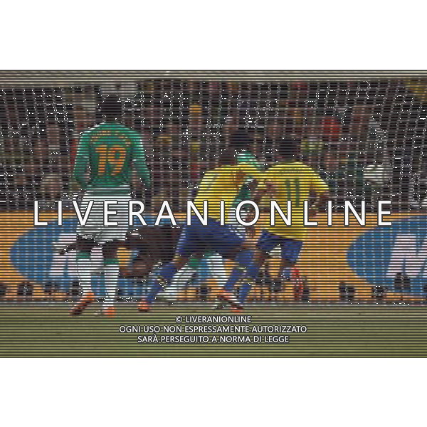 BRASILE - COSTA D\'AVORIO CAMPIONATI MONDIALI SUDAFRICA 2010 FIFA WORLD CUP SOUTH AFRICA,20/06/2010 Match 29, NELLA FOTO IL SECONDO GOL DI LUIS FABIANO DEL 2-0 copyright by firo sportphoto/AGENZIA ALDO LIVERANI SAS ITALY ONLY - EDITORIAL USE ONLY 