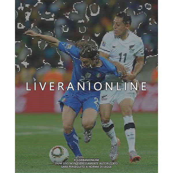 Fifa World Cup Sud Africa 2010 Match #28 Nelspruit (Mbombela Stadium) - 20.06.2010 Italia-Nuova Zelanda Nella Foto:Riccardo MONTOLIVO-Leo BERTOS /Ph.Vitez-Ag. Aldo Liverani