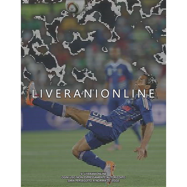 (100618) -- POLOKWANE, June 18, 2010 -- France\'s William Gallas controls the ball during a 2010 World Cup Group A match against Mexico at the Peter Mokaba stadium in Polokwan, South Africa, on June 17, 2010. France lost 0-2. Li Ga) (kh) ©Photoshot/Agenzia Aldo Liverani Sas - ITALY ONLY: FRANCIA - MESSICO FIFA WORLD CUP CAMPIONATI MONDIALI SUD AFRICA 2010
