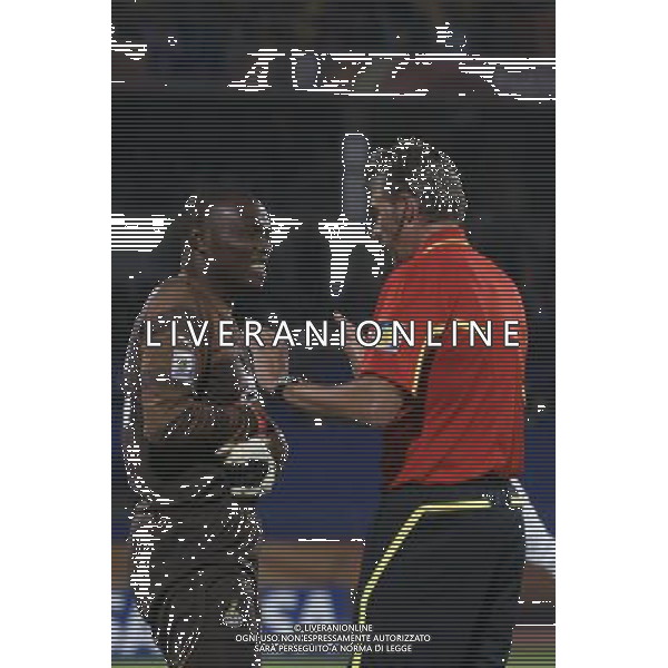 FIFA WORLD CUP SUD AFRICA 2010 MATCH 24 GROUPE D 19 JUNE RUSTENBURG ROYAL BAFOKENG STADIUM GHANA vs AUSTRALIA nella foto: ROBERTO ROSETTI ( arbitro) - RICHARD KINGSON FOT. ADAM ADAMUS/NEWSPIX.PL - Ag. Aldo Liverani sas ITALY ONLY GHANA - AUSTRALIA FIFA WORLD CUP CAMPIONATI MONDIALI SUD AFRICA 2010 *** Local Caption *** 