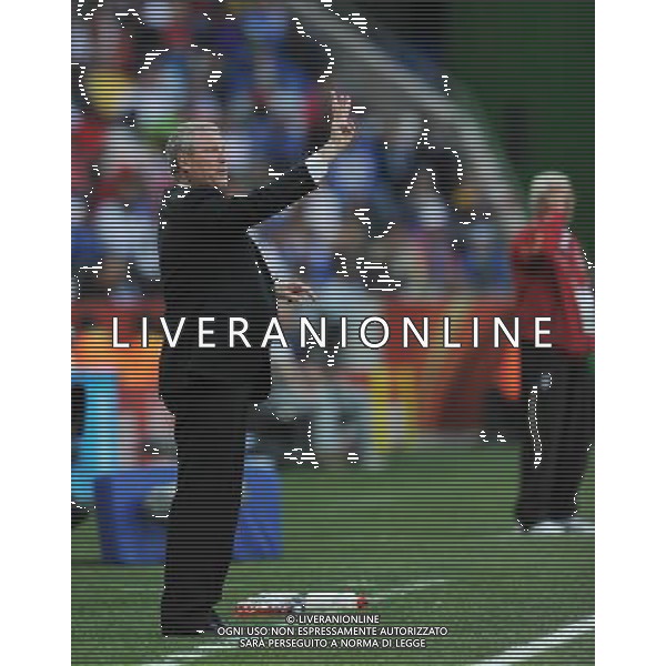 (100620) -- NELSPRUIT, June 20, 2010 () -- New Zealand\'s coach Ricki Herbert reacts during the 2010 World Cup Group F football match against Italy at Mbombela stadium in Nelspruit, South Africa, on June 20, 2010. (/Guo Yong) ©Photoshoit/Agenzia Aldo Liverani Sas - ITALY ONLY: ITALIA - NUOVA ZELANDA FIFA WORLD CUP CAMPIONATI MONDIALI SUD AFRICA 2010