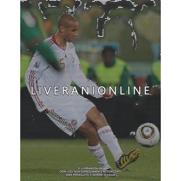 (100620) -- TSHWANE, June 20, 2010 () --Simon Poulsen of Denmark kicks the ball during the 2010 World Cup Group E soccer match against Cameroon at Loftus Verfeld stadium in Tshwane, South Africa, on June 19, 2010. (/Yang Lei)(fym) ©Photoshot/Agenzia Aldo Liverani Sas - ITALY ONLY: CAMERUN - DANIMARCA FIFA WORLD CUP CAMPIONATI MONDIALI SUD AFRICA 2010