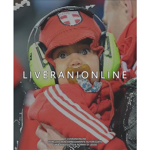 (100620) -- TSHWANE, June 20, 2010 () -- A baby fan waits for the 2010 World Cup Group E soccer match between Cameroon and Denmark at Loftus Versfeld stadium in Tshwane, South Africa, June 19, 2010. (/Wang Yuguo) (ly) ©Photoshot/Agenzia Aldo Liverani Sas - ITALY ONLY: CAMERUN - DANIMARCA FIFA WORLD CUP CAMPIONATI MONDIALI SUD AFRICA 2010