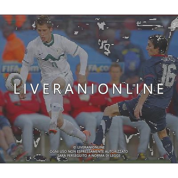 U.S.\' Francisco TORRES (R) vies for the ball with Slovenia\'s Valter BIRSA (L) during the World Cup group C soccer match between USA and Slovenia in Johannesburg in South Africa on Friday, June 18, 2010. The match ended in a 2-2 draw.(Photo By Wei Zheng/ColorChinaPhoto) - Ag. Aldo Liverani sas ITALY ONLY SLOVENIA - STATI UNITI FIFA WORLD CUP CAMPIONATI MONDIALI SUD AFRICA 2010