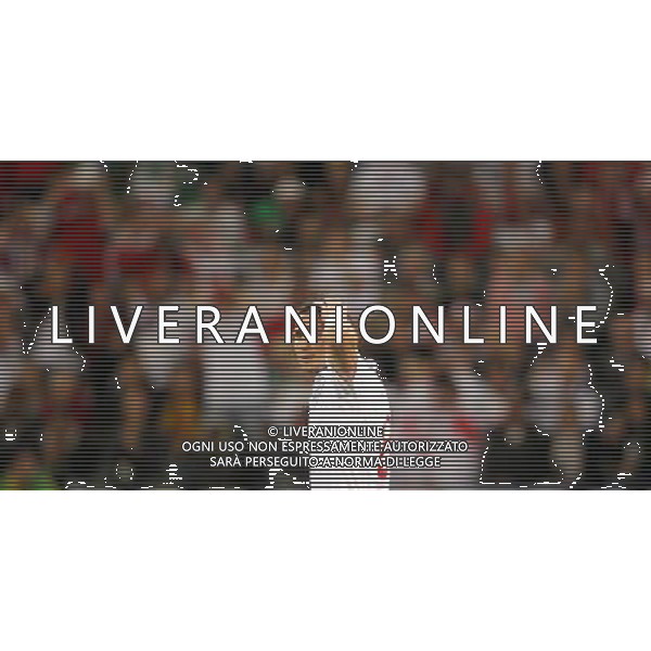 (100619) -- CAPE TOWN, June 19, 2010 -- England\'s Frank Lampard gestures during the 2010 World Cup Group C match against Algeria in Cape Town, South Africa, June 18, 2010. Xing Guangli)(txy) ©Photoshot/Agenzia Aldo Liverani Sas - ITALY ONLY: INGHILTERRA - ALGERIA FIFA WORLD CUP CAMPIONATI MONDIALI SUD AFRICA 2010