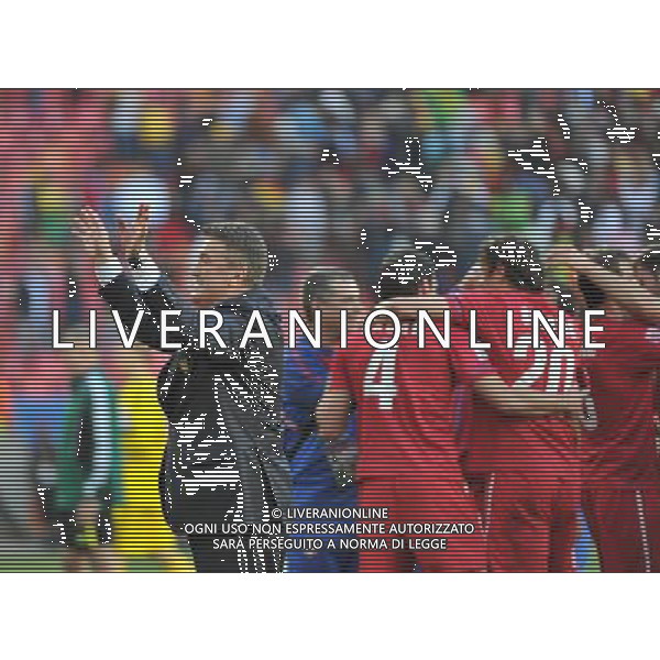 (100618) -- PORT ELIZABETH, June 18, 2010 -- Radomir Antic (L), head coach of Serbia greets the audience after the 2010 World Cup Group D soccer match against Germany at the Nelson Mandela Bay stadium in Port Elizabeth, South Africa, on June 18, 2010. Serbia won 1-0.Yang Lei) (zc) ©Photoshot/Agenzia Aldo Liverani Sas - ITALY ONLY: GERMANIA - SERBIA FIFA WORLD CUP CAMPIONATI MONDIALI SUD AFRICA 2010