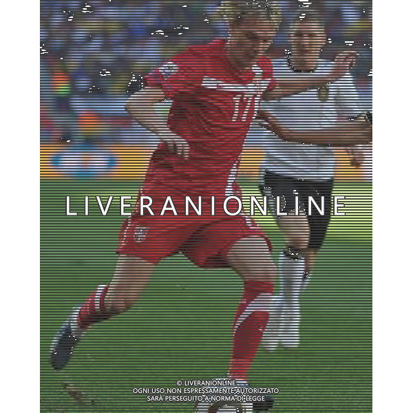 (100618) -- PORT ELIZABETH, June 18, 2010 -- Serbia\'s Milos Krasic (Front) drives the ball during the 2010 World Cup Group D soccer match between Germany and Serbia at the Nelson Mandela Bay stadium in Port Elizabeth, South Africa, on June 18, 2010. Yang Lei) (zc) ©Photoshot/Agenzia Aldo Liverani Sas - ITALY ONLY: GERMANIA - SERBIA FIFA WORLD CUP CAMPIONATI MONDIALI SUD AFRICA 2010
