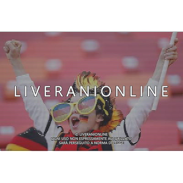 (100618) -- PORT ELIZABETH, June 18, 2010 -- A German supporter cheers prior to the 2010 World Cup Group D soccer match between Germany and Serbia at the Nelson Mandela Bay stadium in Port Elizabeth, South Africa, on June 18, 2010. Liao Yujie) (zc) ©Photoshot/Agenzia Aldo Liverani Sas - ITALY ONLY: GERMANIA - SERBIA FIFA WORLD CUP CAMPIONATI MONDIALI SUD AFRICA 2010