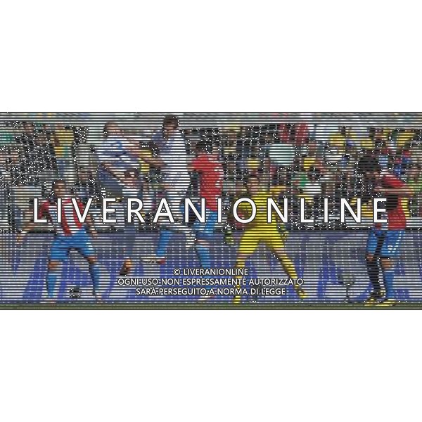 (100620) -- BLOEMFONTEIN, June 20, 2010 () -- Slovakia\'s Jan Durica (3rd L) and Martin Skrtel (2nd L) jump for a head ball during the 2010 World Cup Group F football match against Paraguay at Free State Stadium in Bloemfontein, South Africa, on June 20, 2010. Slovakia lost 0-2. (/Li Ga)(kh) ©Photoshot/Agenzia Aldo Liverani Sas - ITALY ONLY: PARAGUAY - SLOVACCHIA FIFA WORLD CUP CAMPIONATI MONDIALI SUD AFRICA 2010