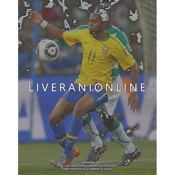 Brazil\'s ROBINHO controls the ball during the World Cup group G soccer match between Brazil and Cote d\'Ivoire in Johannesburg in South Africa on Sunday, June 20, 2010. Brazil defeated Cote d\'Ivoire 3-1.(Photo By Wei Zheng/ColorChinaPhoto) - Ag. Aldo Liverani sas ITALY ONLY BRASILE - COSTA D\'AVORIO FIFA WORLD CUP CAMPIONATI MONDIALI SUD AFRICA 2010