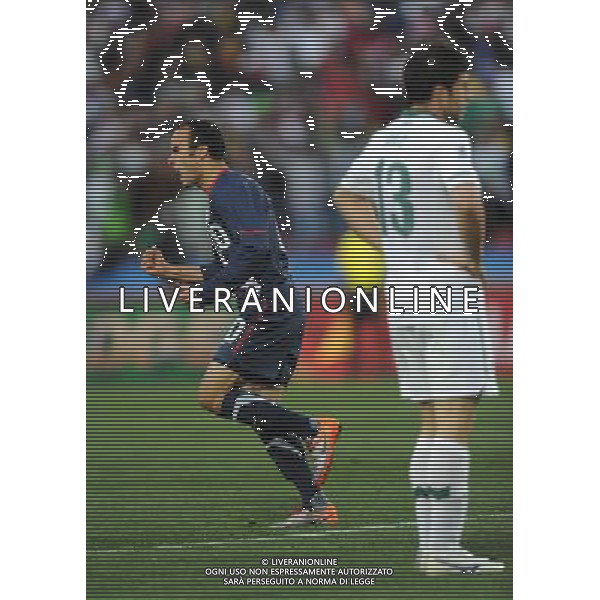 Bildnummer: 06054644 Datum: 18.06.2010 Copyright: imago/Xinhua (100618) -- JOHANNESBURG, June 18, 2010 -- Landon Donovan of the United States celebrates scoring during the 2010 World Cup Group C soccer match between the United States and Slovenia at the Ellis Park stadium in Johannesburg, South Africa, on June 18, 2010. Guo Yong) (zc) (27)SOUTH AFRICA-JOHANNESBURG-WC 2010-GROUP C-THE U.S. VS SLOVENIA PUBLICATIONxNOTxINxCHN ; Johannesburg Fussball Herren WM Nationalteam LŠnderspiel Aktion vdig xub 2010 hoch Aufmacher ©Photoshot/Agenzia Aldo Liverani Sas - ITALY ONLY: SLOVENIA - STATI UNITI (USA) FIFA WORLD CUP CAMPIONATI MONDIALI SUD AFRICA 2010