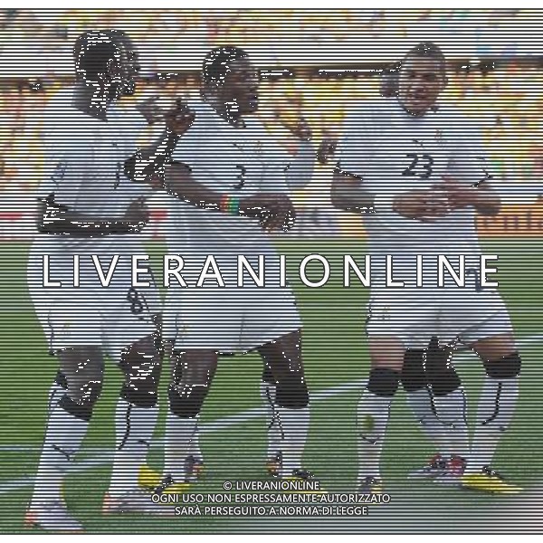 (100619) -- RUSTENBURG, June 19, 2010 () -- Ghana\'s Asamoah Gyan (C front) celebrates his scoring with teammates during the 2010 World Cup Group D football match against Australia at Royal Bafokeng stadium in Rustenburg, South Africa, on June 19, 2010. The match tied 1-1. (/Li Ga)(kh) ©Photoshot/Agenzia Aldo Liverani Sas - ITALY ONLY: GHANA - AUSTRALIA FIFA WORLD CUP CAMPIONATI MONDIALI SUD AFRICA 2010