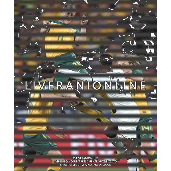 (100619) -- RUSTENBURG, June 19, 2010 () -- Australia\'s Scott Chipperfield (Top) vies for the ball during the 2010 World Cup Group D football match against Ghana at Royal Bafokeng stadium in Rustenburg, South Africa, on June 19, 2010. The match tied 1-1. (/Li Ga)(kh) ©Photoshot/Agenzia Aldo Liverani Sas - ITALY ONLY: GHANA - AUSTRALIA FIFA WORLD CUP CAMPIONATI MONDIALI SUD AFRICA 2010