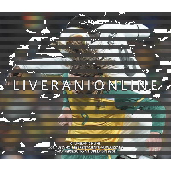 (100619) -- RUSTENBURG, June 19, 2010 () -- Ghana\'s Jonathan Mensah (R) vies with Australia\'s Joshua Kennedy during the 2010 World Cup Group D football match at Royal Bafokeng stadium in Rustenburg, South Africa, on June 19, 2010. The match tied 1-1. (/Li Ga)(kh) ©Photoshot/Agenzia Aldo Liverani Sas - ITALY ONLY: GHANA - AUSTRALIA FIFA WORLD CUP CAMPIONATI MONDIALI SUD AFRICA 2010