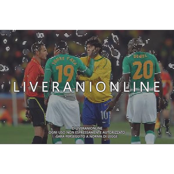 (100621) -- JOHANNESBURG, June 21, 2010 () -- Kaka of Brazil(2nd R) reacts during the Group G soccer match against Ivory Coast at 2010 FIFA World Cup at Soccer City stadium in Johannesburg, South Africa, on June 20, 2010. Brazil won 3-1. (/Wang Yuguo)(xm) ©Photoshot/Agenzia Aldo Liverani Sas - ITALY ONLY: BRASILE - COSTA D\'AVORIO FIFA WORLD CUP CAMPIONATI MONDIALI SUD AFRICA 2010