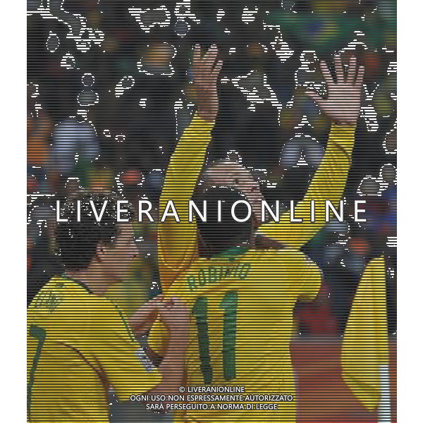 (100621) -- JOHANNESBURG, June 21, 2010 () -- Luis Fabiano of Brazil(R) celebrates the opening goal with teammates during the Group G soccer match against Ivory Coast at 2010 FIFA World Cup at Soccer City stadium in Johannesburg, South Africa, on June 20, 2010. (/Yang Lei ©Photoshot/Agenzia Aldo Liverani Sas - ITALY ONLY: BRASILE - COSTA D\'AVORIO FIFA WORLD CUP CAMPIONATI MONDIALI SUD AFRICA 2010