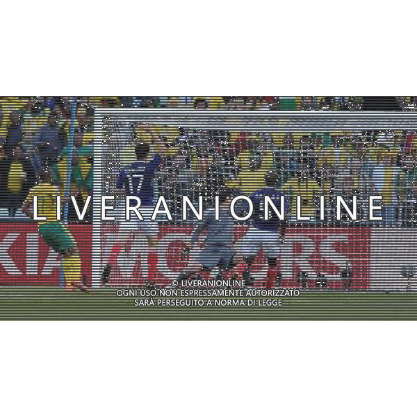 Fifa World Cup Sud Africa 2010 Match #34 Mangaung/Bloemfontein (Free State Stadium) - 22.06.2010 Francia-Sud Africa Nella Foto:gol annullato a mphela /Ph.Vitez-Ag. Aldo Liverani