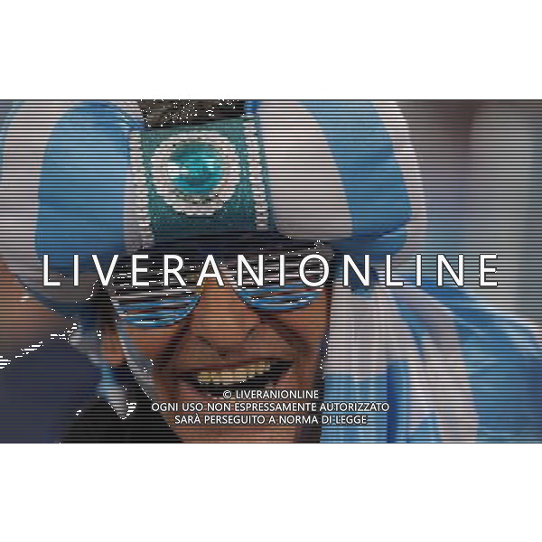 (100623) -- POLOKWANE, June 23, 2010 -- An Argentina\'s supporter waits for the start of the 2010 World Cup Group B soccer match between Argentina and Greece in Polokwane, South Africa, June 22, 2010. Wang Yuguo) ©Photoshot/Agenzia Aldo Liverani Sas - ITALY ONLY: ARGENTINA - GRECIA FIFA WORLD CUP CAMPIONATI MONDIALI SUD AFRICA 2010