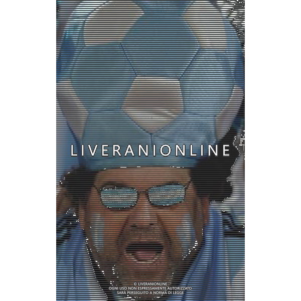 (100623) -- POLOKWANE, June 23, 2010 -- An Argentina\'s supporter waits for the start of the 2010 World Cup Group B soccer match between Argentina and Greece in Polokwane, South Africa, June 22, 2010. Wang Yuguo) ©Photoshot/Agenzia Aldo Liverani Sas - ITALY ONLY: ARGENTINA - GRECIA FIFA WORLD CUP CAMPIONATI MONDIALI SUD AFRICA 2010