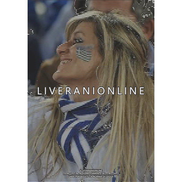 (100623) -- POLOKWANE, June 23, 2010 -- A Greece\'s supporter waits for the start of the 2010 World Cup Group B soccer match between Argentina and Greece in Polokwane, South Africa, June 22, 2010. Xu Suhui) ©Photoshot/Agenzia Aldo Liverani Sas - ITALY ONLY: ARGENTINA - GRECIA FIFA WORLD CUP CAMPIONATI MONDIALI SUD AFRICA 2010