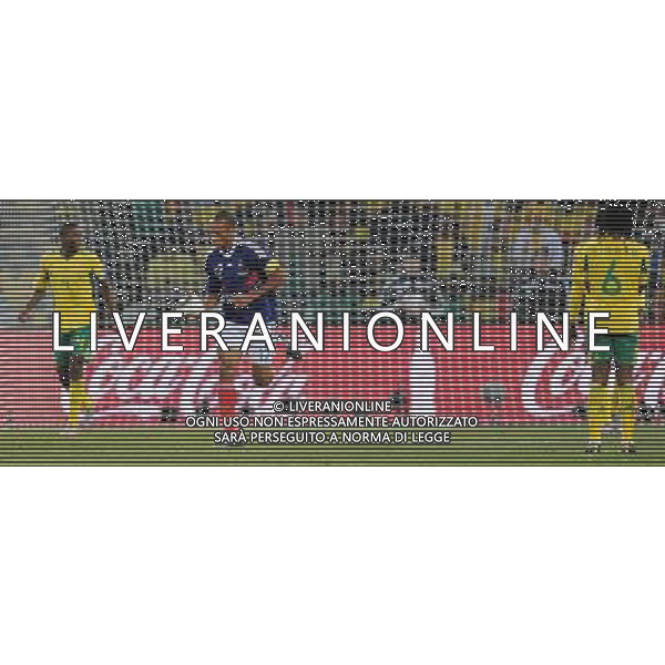 (100622) -- BLOEMFONTEIN, June 22, 2010 -- France\'s Thierry Henry (C) reacts during the Group A match between France and South Africa at the 2010 World Cup football match in Bloemfontein, South Africa, on June 22, 2010. France lost the match 1-2. Li Ga) (zc)