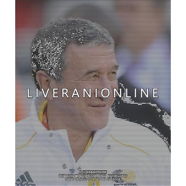 (100622) -- BLOEMFONTEIN, June 22, 2010 -- Carlos Alberto Parreira, head coach of South Africa, watches the game during the Group A match between France and South Africa at the 2010 World Cup football match in Bloemfontein, South Africa, on June 22, 2010. South Africa won 2-1. Chen Haitong) (zc)