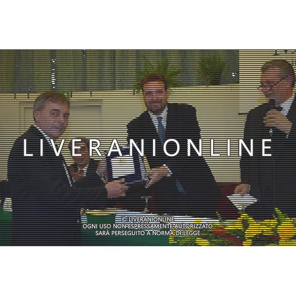 MILANO 30/1/2004 HOTEL GALLIA XXIII PREMIO NAZIONALE MAX DAVID PER L\' INVIATO SPECIALE NELLA FOTO IL VINCITORE DELL\' EDIZIONE DEL 2004 GUIDO RAMPOLDI DELLA REPUBBLICA FOTO MARIO ROMANO/AG ALDO LIVERANI