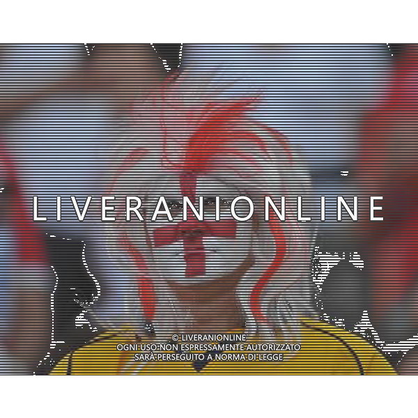 (100623) -- PORT ELIZABETH, June 23, 2010 -- A supporter of England reacts prior to the 2010 World Cup Group C soccer match between England and Slovenia at Nelson Mandela Bay stadium in Port Elizabeth, South Africa, June 23, 2010. Yang Lei) (kh) ©Photoshot/Agenzia Aldo Liverani Sas - ITALY ONLY: INGHILTERRA - SLOVENIA FIFA WORLD CUP CAMPIONATI MONDIALI SUD AFRICA 2010