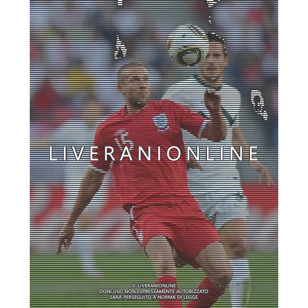 (100623) -- PORT ELIZABETH, June 23, 2010 -- Matt Upson (L) of England competes during the 2010 World Cup Group C soccer match against Slovenia at Nelson Mandela Bay stadium in Port Elizabeth, South Africa, June 23, 2010. Yang Lei) (kh) ©Photoshot/Agenzia Aldo Liverani Sas - ITALY ONLY: INGHILTERRA - SLOVENIA FIFA WORLD CUP CAMPIONATI MONDIALI SUD AFRICA 2010