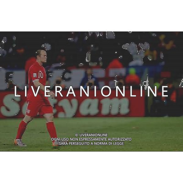 (100623) -- PORT ELIZABETH, June 23, 2010 -SOSTITUZIONE- England\'s Wayne Rooney leaves the field during the 2010 World Cup Group C soccer match against Slovenia at Nelson Mandela Bay stadium in Port Elizabeth, South Africa, June 23, 2010. Xing Guangli) (kh) ©Photoshot/Agenzia Aldo Liverani Sas - ITALY ONLY: INGHILTERRA - SLOVENIA FIFA WORLD CUP CAMPIONATI MONDIALI SUD AFRICA 2010