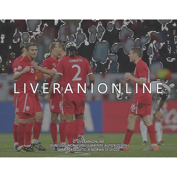 (100623) -- PORT ELIZABETH, June 23, 2010 -- England\'s players celebrate after the 2010 World Cup Group C soccer match against Slovenia at Nelson Mandela Bay stadium in Port Elizabeth, South Africa, June 23, 2010. England won 1-0. Xing Guangli) (kh) ©Photoshot/Agenzia Aldo Liverani Sas - ITALY ONLY: INGHILTERRA - SLOVENIA FIFA WORLD CUP CAMPIONATI MONDIALI SUD AFRICA 2010