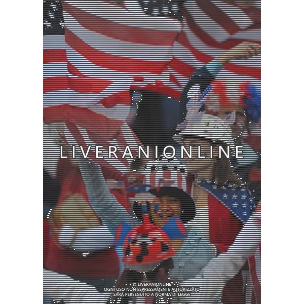 (100623) -- TSHWANE, June 23, 2010 -- Supporters of the United States react prior to the 2010 World Cup Group C soccer match between the United States and Algeria at Loftus Versfeld stadium in Tshwane, South Africa, June 23, 2010. Guo Yong) (kh) ©Photoshot/Agenzia Aldo Liverani Sas - ITALY ONLY: STATI UNITI (USA) - ALGERIA FIFA WORLD CUP CAMPIONATI MONDIALI SUD AFRICA 2010