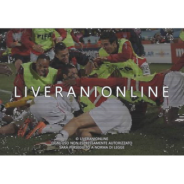 (100623) -- TSHWANE, June 23, 2010 -- Players of the United States celebrate winning the 2010 World Cup Group C soccer match against Algeria at Loftus Versfeld stadium in Tshwane, South Africa, June 23, 2010. The United States won 1-0. Guo Yong) (kh) ©Photoshot/Agenzia Aldo Liverani Sas - ITALY ONLY: STATI UNITI (USA) - ALGERIA FIFA WORLD CUP CAMPIONATI MONDIALI SUD AFRICA 2010