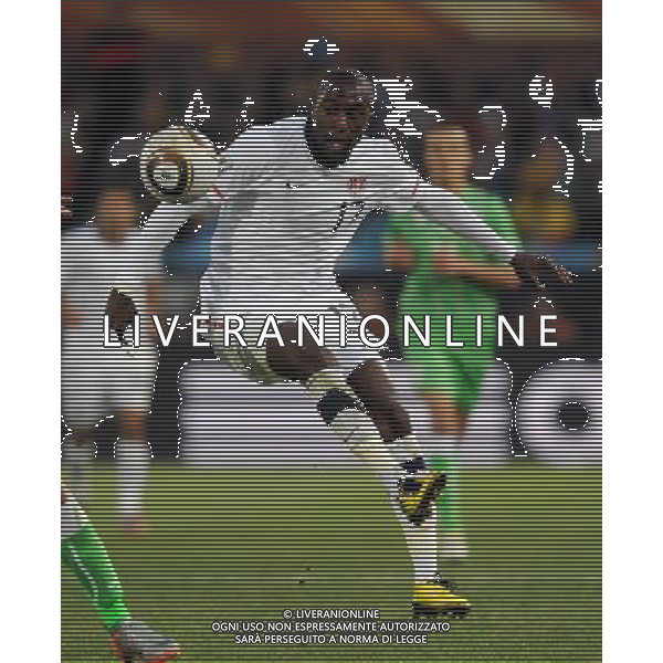 (100623) -- TSHWANE, June 23, 2010 -- Jozy Altidore of the United States controls the ball during the 2010 World Cup Group C soccer match against Algeria at Loftus Versfeld stadium in Tshwane, South Africa, June 23, 2010. The United States won 1-0. Guo Yong) (kh) ©Photoshot/Agenzia Aldo Liverani Sas - ITALY ONLY: STATI UNITI (USA) - ALGERIA FIFA WORLD CUP CAMPIONATI MONDIALI SUD AFRICA 2010