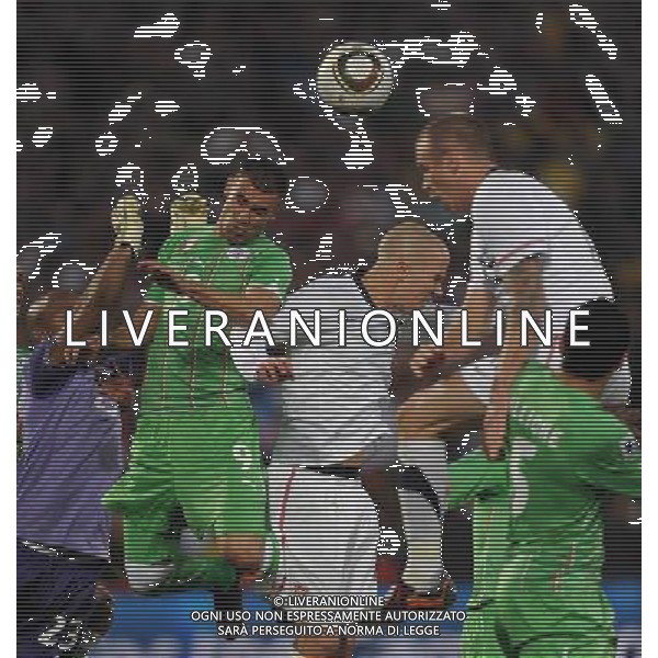 (100623) -- TSHWANE, June 23, 2010 -- Algeria\'s Abdelkader Ghezzal (2nd L) vies for the ball during the 2010 World Cup Group C soccer match against the United States at Loftus Versfeld stadium in Tshwane, South Africa, June 23, 2010. Guo Yong) ©Photoshot/Agenzia Aldo Liverani Sas - ITALY ONLY: STATI UNITI (USA) - ALGERIA FIFA WORLD CUP CAMPIONATI MONDIALI SUD AFRICA 2010