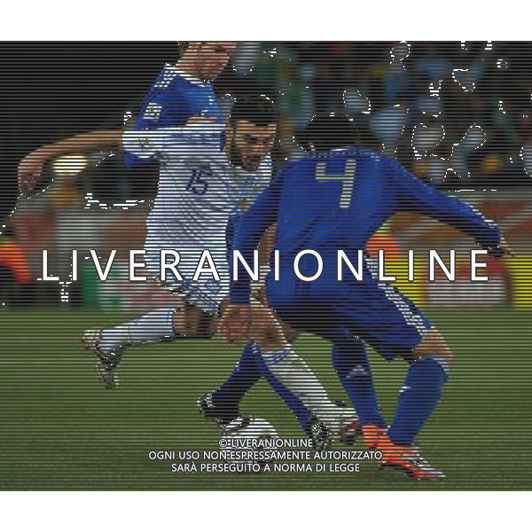 (100623) -- POLOKWANE, June 23, 2010 () -- Vassilis Torosidis of Greece (C) breaks through during the 2010 World Cup Group B soccer match against Argentina in Polokwane, South Africa, June 22, 2010. Greece lost 0-2.(/Xu Suhui)(fym) ©Photoshot/Agenzia Aldo Liverani Sas - ITALY ONLY: ARGENTINA - GRECIA FIFA WORLD CUP CAMPIONATI MONDIALI SUD AFRICA 2010
