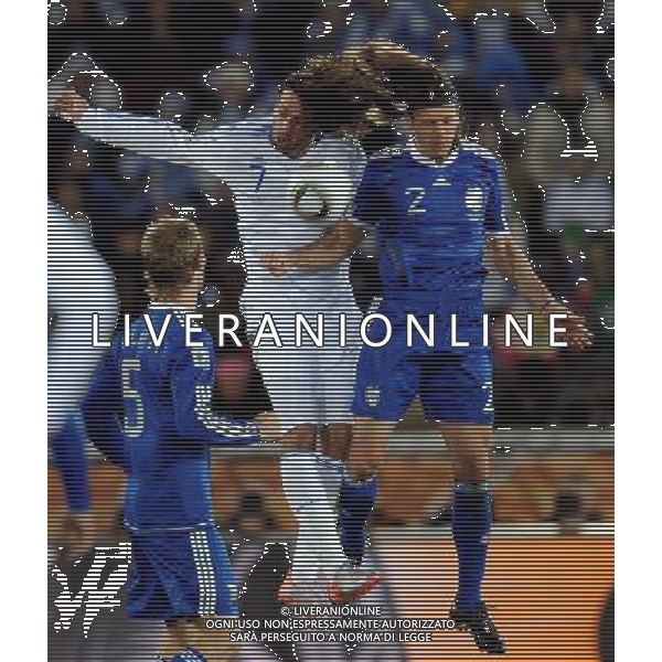 (100623) -- POLOKWANE, June 23, 2010 () -- Martin Demichelis of Argentina (R) vies with Georgios Samaras of Greece during their 2010 World Cup Group B soccer match in Polokwane, South Africa, June 22, 2010. Argentina won 2-0 and qualifies for the next round.(/Wang Yuguo)(fym) ©Photoshot/Agenzia Aldo Liverani Sas - ITALY ONLY: ARGENTINA - GRECIA FIFA WORLD CUP CAMPIONATI MONDIALI SUD AFRICA 2010