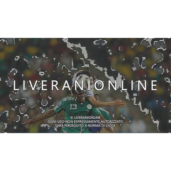 (100623) -- DURBAN, June 23, 2010 -- Kim Jung-Woo (Up) of South Korea heads with Nigeria\'s Yussuf Ayila during their 2010 World Cup Group B soccer match at Moses Mabhida stadium in Durban, South Africa, on June 22, 2010. Liao Yujie)(dl) ©Photoshot/Agenzia Aldo Liverani Sas - ITALY ONLY - NIGERIA - COREA DEL SUD FIFA WORLD CUP CAMPIONATI MONDIALI SUD AFRICA 2010