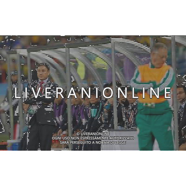 (100623) -- DURBAN, June 23, 2010 -- Huh Jung-Moo (L), head coach of South Korea, reacts before the 2010 World Cup Group B soccer match against Nigeria at Moses Mabhida stadium in Durban, South Africa, on June 22, 2010. Liao Yujie)(dl) ©Photoshot/Agenzia Aldo Liverani Sas - ITALY ONLY - NIGERIA - COREA DEL SUD FIFA WORLD CUP CAMPIONATI MONDIALI SUD AFRICA 2010