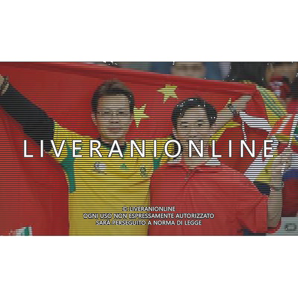 (100623) -- DURBAN, June 23, 2010 -- Chinese fans living in Durban cheer prior to the 2010 World Cup Group B soccer match between Nigeria and South Korea at Moses Mabhida stadium in Durban, South Africa, on June 22, 2010. Liao Yujie)(fym) ©Photoshot/Agenzia Aldo Liverani Sas - ITALY ONLY - NIGERIA - COREA DEL SUD FIFA WORLD CUP CAMPIONATI MONDIALI SUD AFRICA 2010