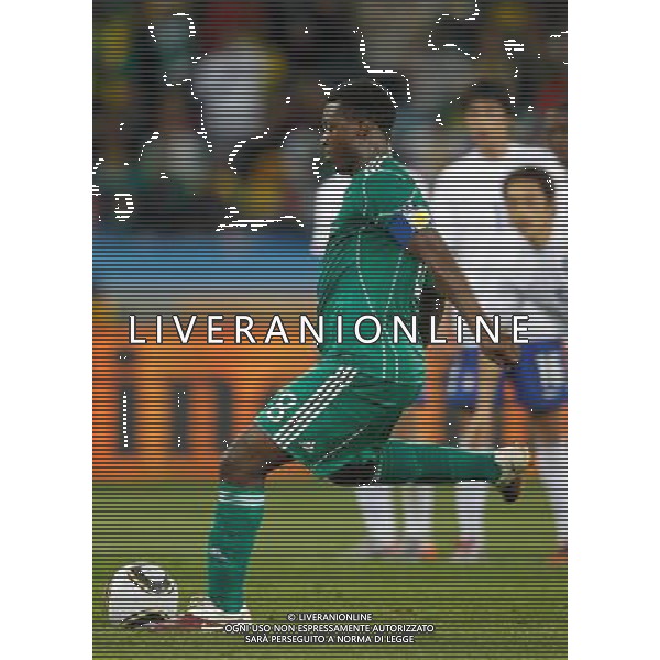(100623) -- DURBAN, June 23, 2010 -- Nigeria\'s striker Yakubu Aiyegbeni scores a penalty during the 2010 World Cup Group B soccer match against South Korea at Moses Mabhida stadium in Durban, South Africa, on June 22, 2010. Liao Yujie)(dl) ©Photoshot/Agenzia Aldo Liverani Sas - ITALY ONLY - NIGERIA - COREA DEL SUD FIFA WORLD CUP CAMPIONATI MONDIALI SUD AFRICA 2010