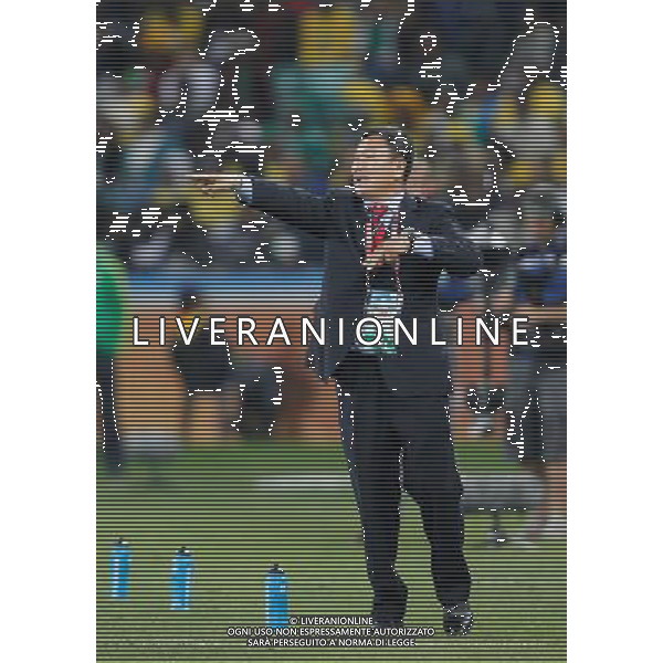 (100623) -- DURBAN, June 23, 2010 () -- Huh Jung-Moo, head coach of South Korea, reacts during the 2010 World Cup Group B soccer match against Nigeria at Moses Mabhida stadium in Durban, South Africa, on June 22, 2010. The match tied 2-2.(/Liao Yujie)(dl) ©Photoshot/Agenzia Aldo Liverani Sas - ITALY ONLY - NIGERIA - COREA DEL SUD FIFA WORLD CUP CAMPIONATI MONDIALI SUD AFRICA 2010