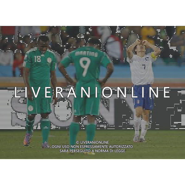 (100623) -- DURBAN, June 23, 2010 () -- Park Ji-Sung (R) of South Korea reacts after the 2010 World Cup Group B soccer match against Nigeria at Moses Mabhida stadium in Durban, South Africa, on June 22, 2010. The match tied 2-2.(/Liao Yujie)(dl) ©Photoshot/Agenzia Aldo Liverani Sas - ITALY ONLY - NIGERIA - COREA DEL SUD FIFA WORLD CUP CAMPIONATI MONDIALI SUD AFRICA 2010