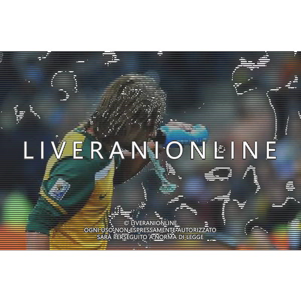 (100624) -- NELSPRUIT, June 24, 2010 () -- Australia\'s Brett Holman drinks water during the 2010 World Cup Group D match against Serbia in Nelspruit, South Africa, June 23, 2010. Australia won the match 2-1. Both Serbia and Australia are disqualified for the round of 16. (/Xu Suhui) ©Photoshot/Agenzia Aldo Liverani Sas - ITALY ONLY: SERBIA - AUSTRALIA FIFA WORLD CUP CAMPIONATI MONDIALI SUD AFRICA 2010