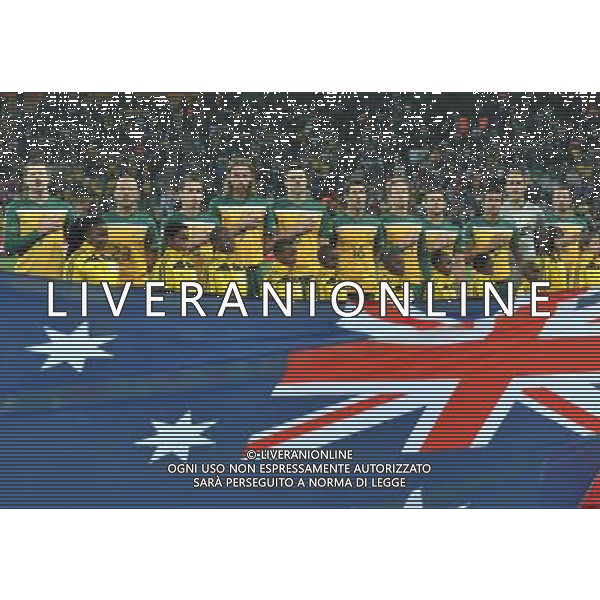 (100624) -- NELSPRUIT, June 24, 2010 () -FORMAZIONE AUSTRALIA SCHIERATA DURANTE L\'INNO NAZIONALE- Australia\'s team listen to the national anthem before the 2010 World Cup Group D match against Serbia in Nelspruit, South Africa, June 23, 2010. Australia won the match 2-1. Both Serbia and Australia are disqualified for the round of 16. (/Xu Suhui) ©Photoshot/Agenzia Aldo Liverani Sas - ITALY ONLY: SERBIA - AUSTRALIA FIFA WORLD CUP CAMPIONATI MONDIALI SUD AFRICA 2010